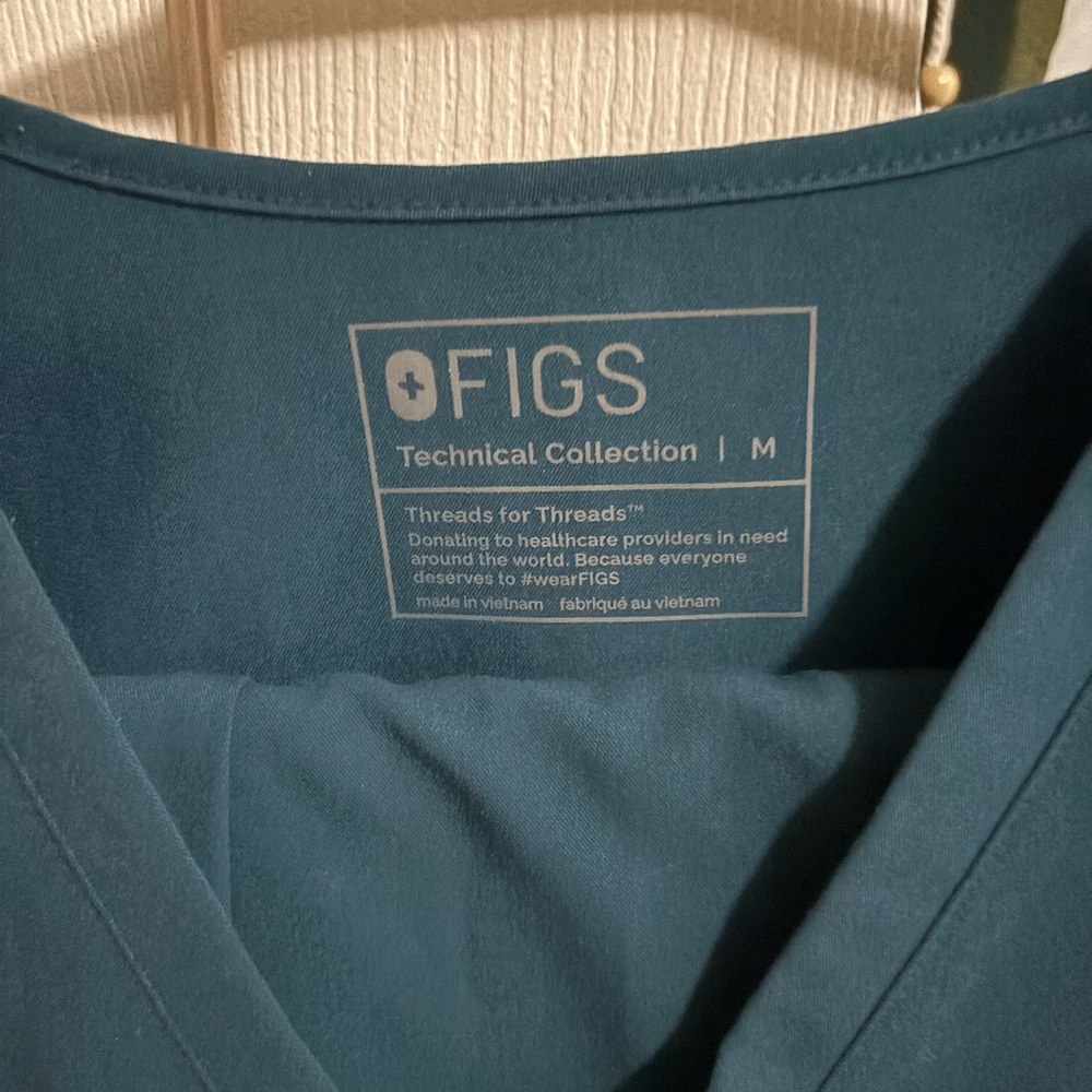 Figs scrubs